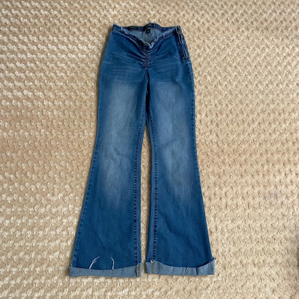 Wild Fable Women size 4 Low rise - extreme flare jeans